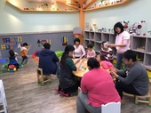 孩童歡樂嬉
