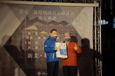 侯市長與住戶代表合影