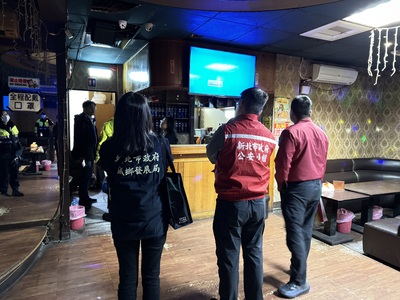 新北公安小組前往執行斷水斷電。