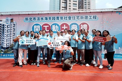 侯市長與城鄉局團隊合影。