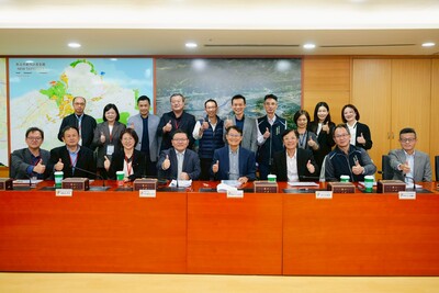 雙方業務交流合影