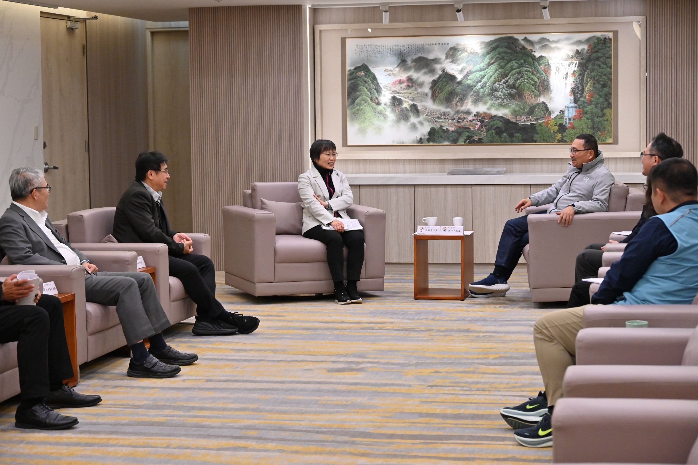 內政部拜會新北市府 侯友宜市長：市府配合中央政策 攜手推動社會住宅