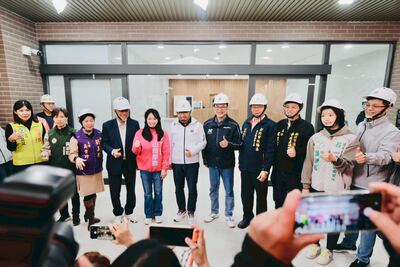 新北市板橋江翠段青年社會住宅新建統包工程民意代表合影。