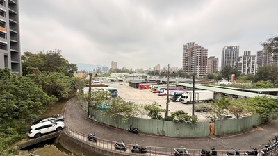 土城暫緩發展區區段徵收案西側現況停車場
