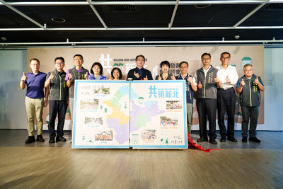 龔副秘書長雅雯與市政顧問及區長合影。